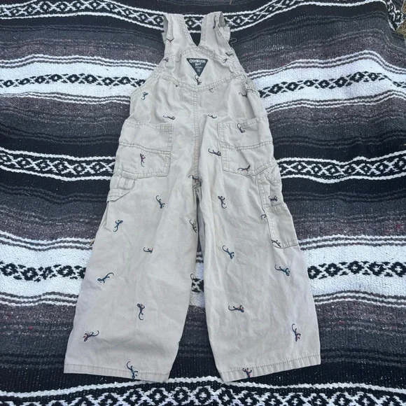 OSH KOSH BGOSH KHAKI EMBROIDERED LIZARD OVERALLS SIZE 2T ADORABLE - Picture 2 of 8